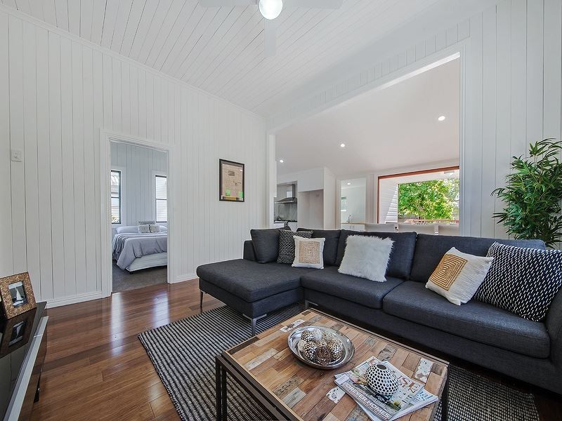 10 Ellis Street, Greenslopes QLD 4120