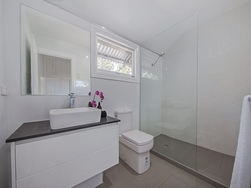 10 Ellis Street, Greenslopes QLD 4120