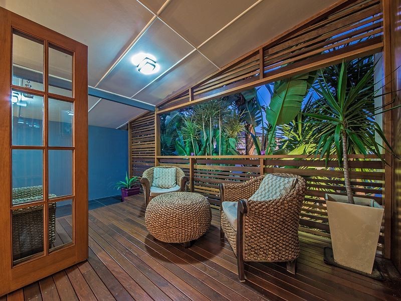 42 Chater Street, Carina QLD 4152