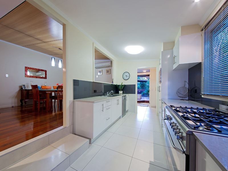 42 Chater Street, Carina QLD 4152