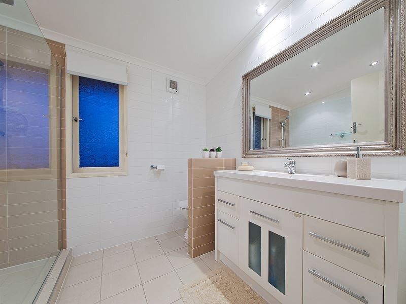 42 Chater Street, Carina QLD 4152