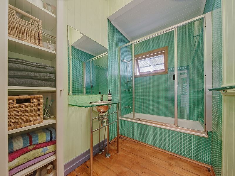 68 Rutland Street, Coorparoo QLD 4151