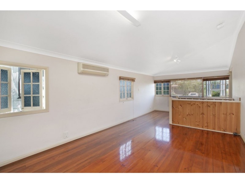 8 Nellie Street, Camp Hill QLD 4152