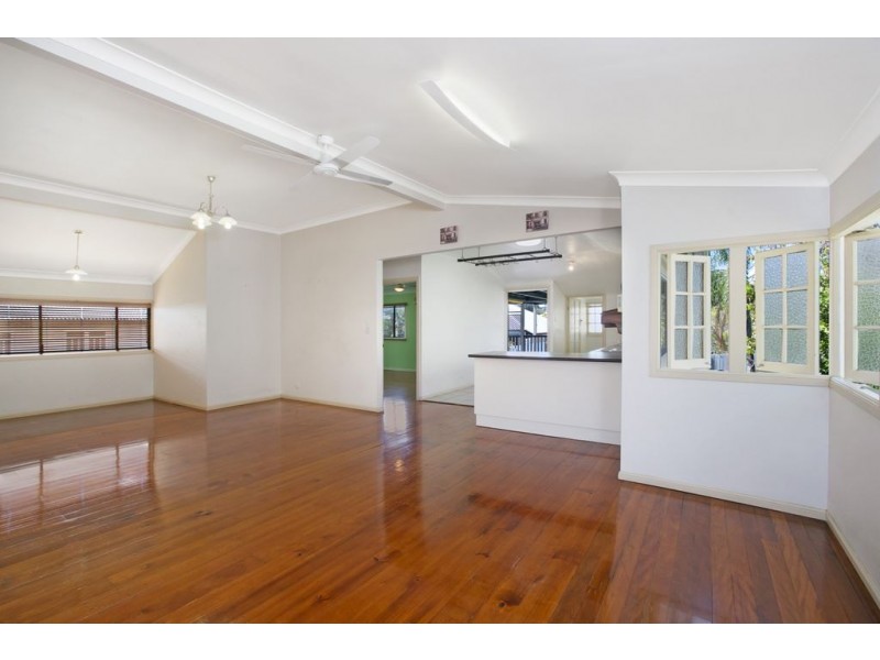 8 Nellie Street, Camp Hill QLD 4152