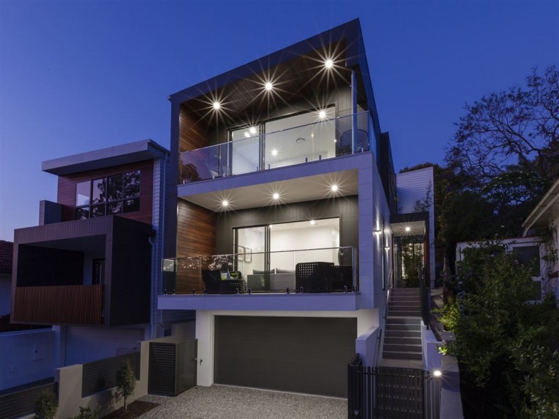 12A Kanumbra Street, Coorparoo QLD 4151