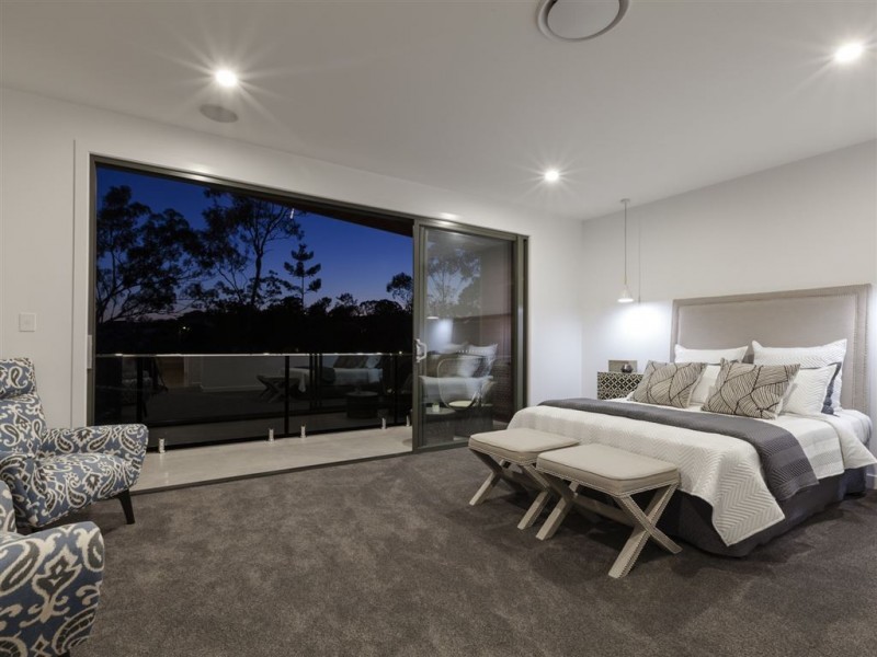 12A Kanumbra Street, Coorparoo QLD 4151