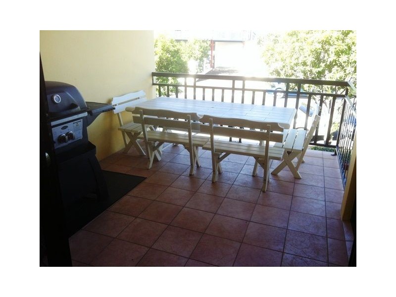 6/145 Old Cleveland Road, Coorparoo QLD 4151