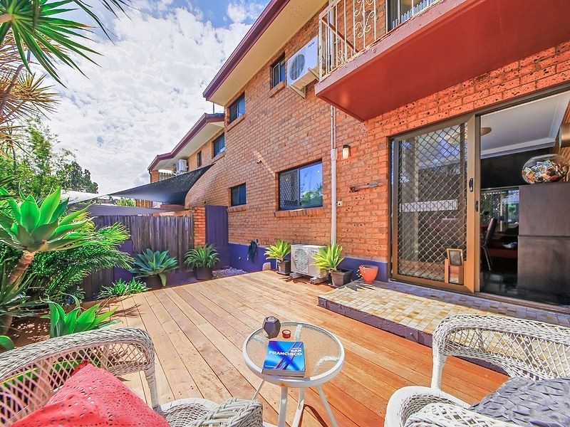 2/62 Macaulay Street, Coorparoo QLD 4151