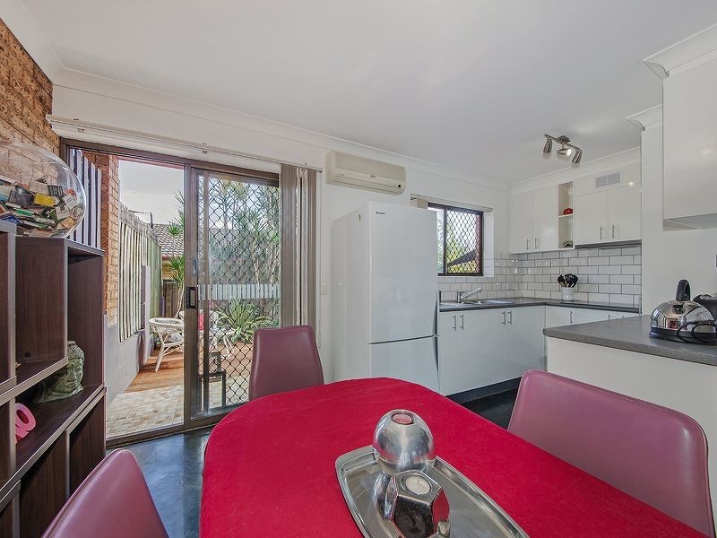 2/62 Macaulay Street, Coorparoo QLD 4151