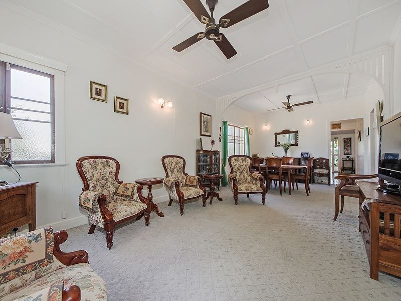 19 Brinawa Street, Camp Hill QLD 4152