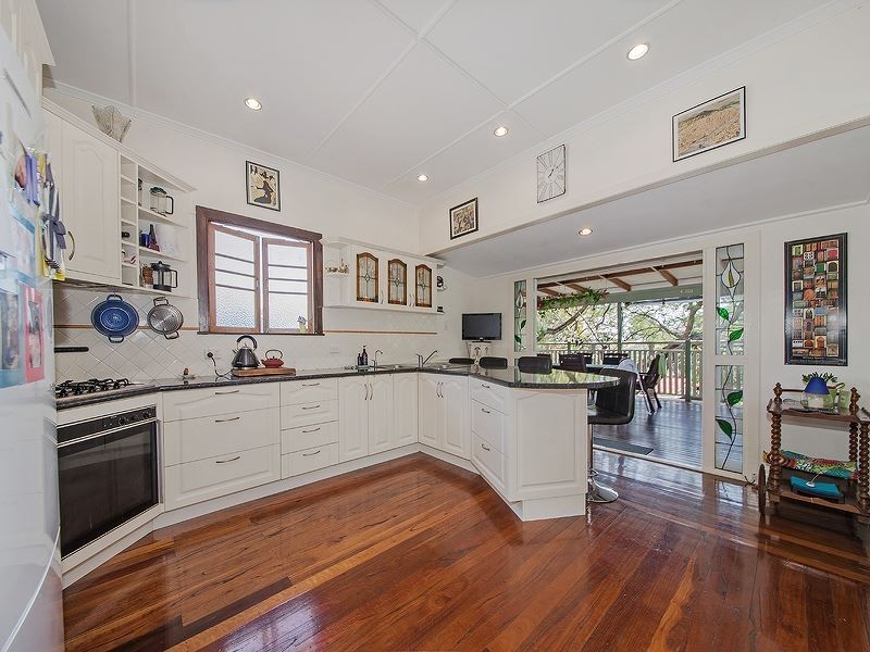 19 Brinawa Street, Camp Hill QLD 4152