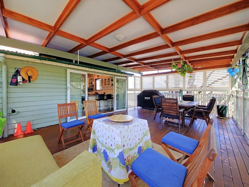 19 Brinawa Street, Camp Hill QLD 4152