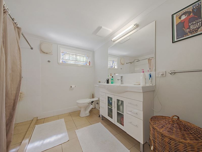 19 Brinawa Street, Camp Hill QLD 4152