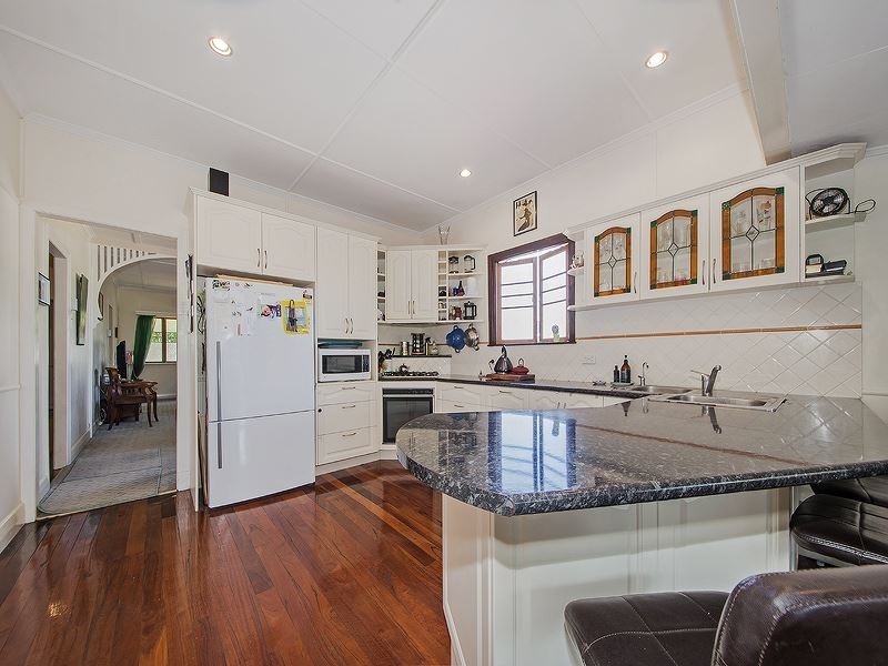 19 Brinawa Street, Camp Hill QLD 4152