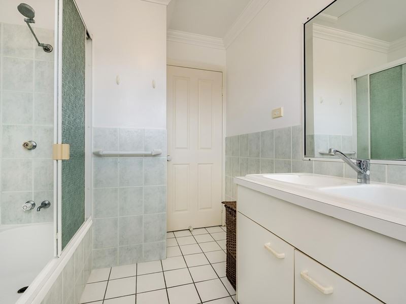 4/15 McLay Street, Coorparoo QLD 4151