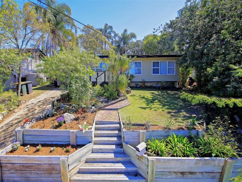 54 Valentia Street, Mansfield QLD 4122