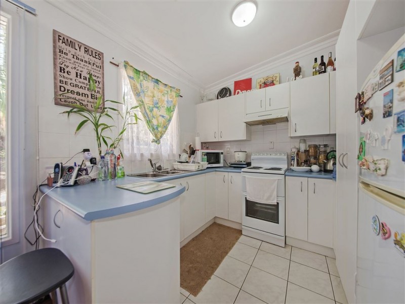 54 Valentia Street, Mansfield QLD 4122