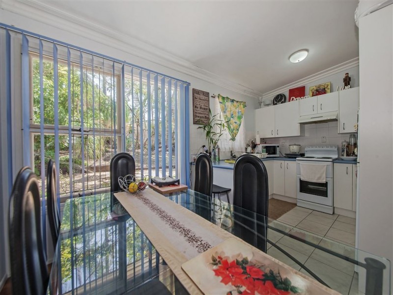 54 Valentia Street, Mansfield QLD 4122