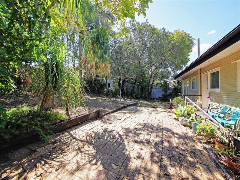 54 Valentia Street, Mansfield QLD 4122