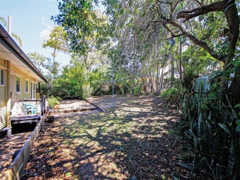 54 Valentia Street, Mansfield QLD 4122