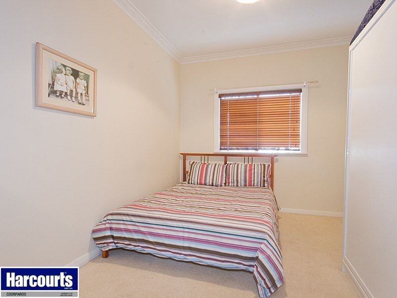 27 Herbert Street, Camp Hill QLD 4152