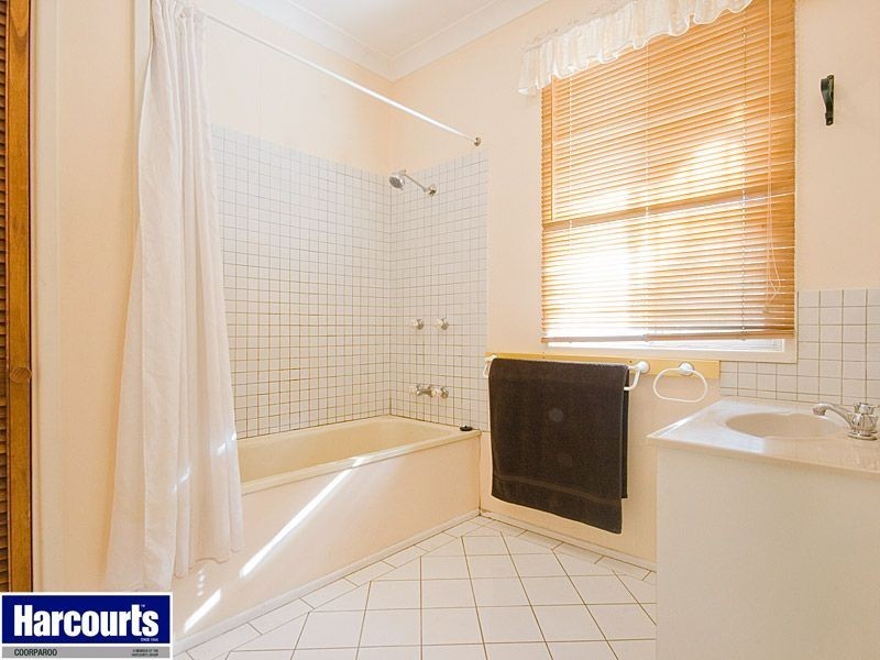 27 Herbert Street, Camp Hill QLD 4152