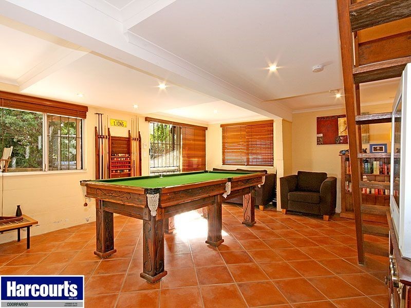 27 Herbert Street, Camp Hill QLD 4152