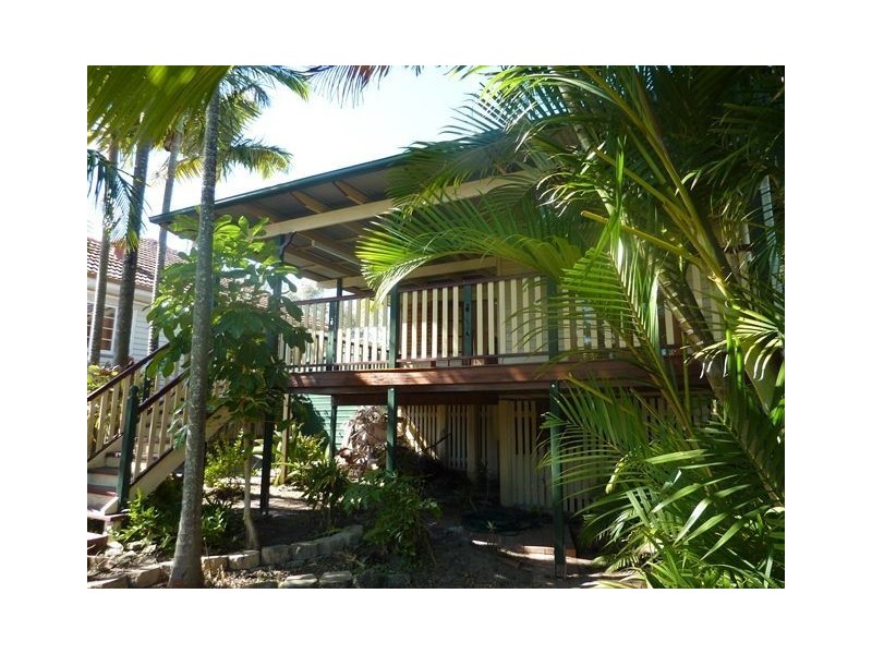 16 Long Street, Camp Hill QLD 4152