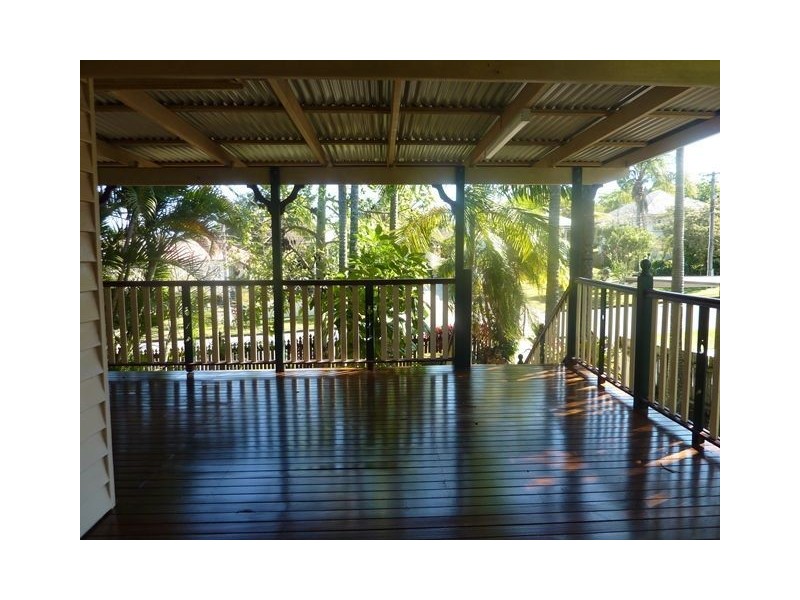 16 Long Street, Camp Hill QLD 4152