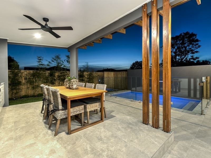 37 Lloyd Street, Camp Hill QLD 4152