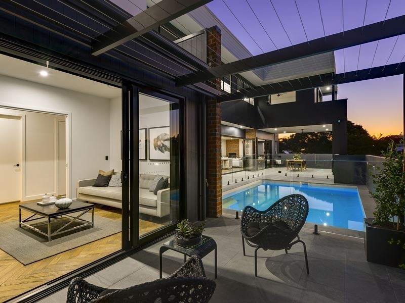 9 Gristock Street, Coorparoo QLD 4151