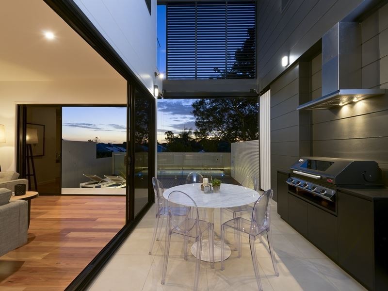 62 Joseph Street, Camp Hill QLD 4152