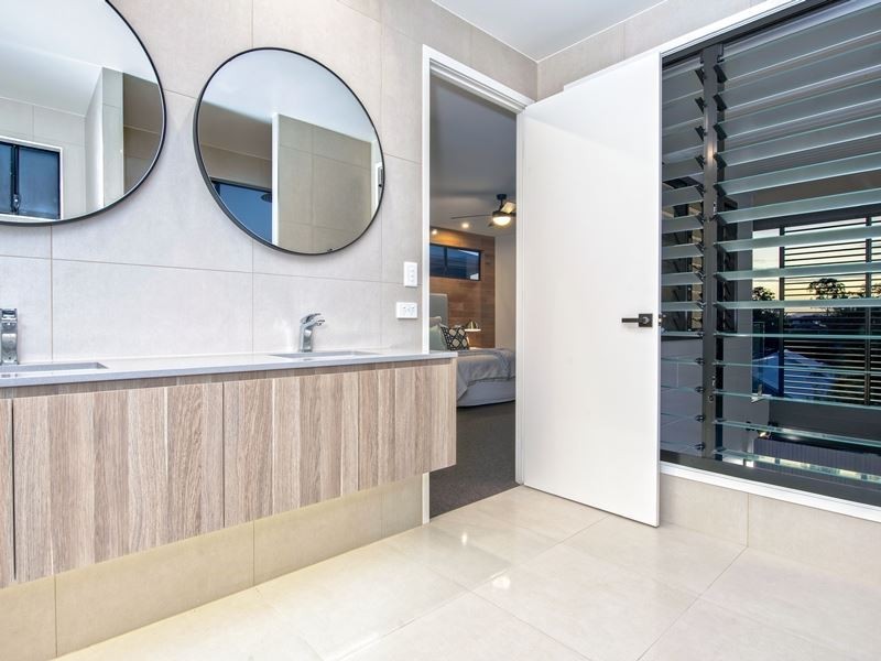 62 Joseph Street, Camp Hill QLD 4152