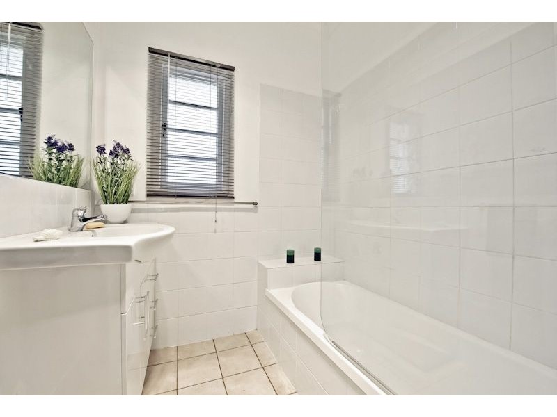 82 Lewis Street, Woolloongabba QLD 4102