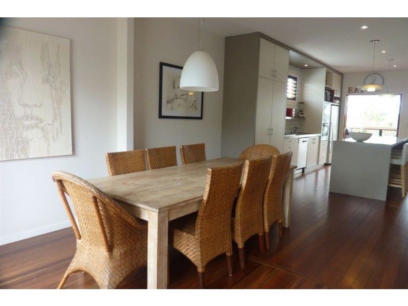 17 Salisbury Street, Woolloongabba QLD 4102