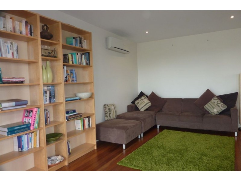 17 Salisbury Street, Woolloongabba QLD 4102