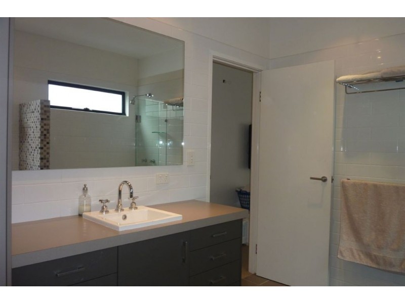 17 Salisbury Street, Woolloongabba QLD 4102