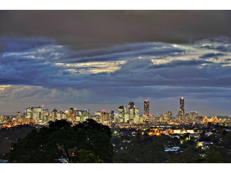 24 Kneale Street, Holland Park West QLD 4121