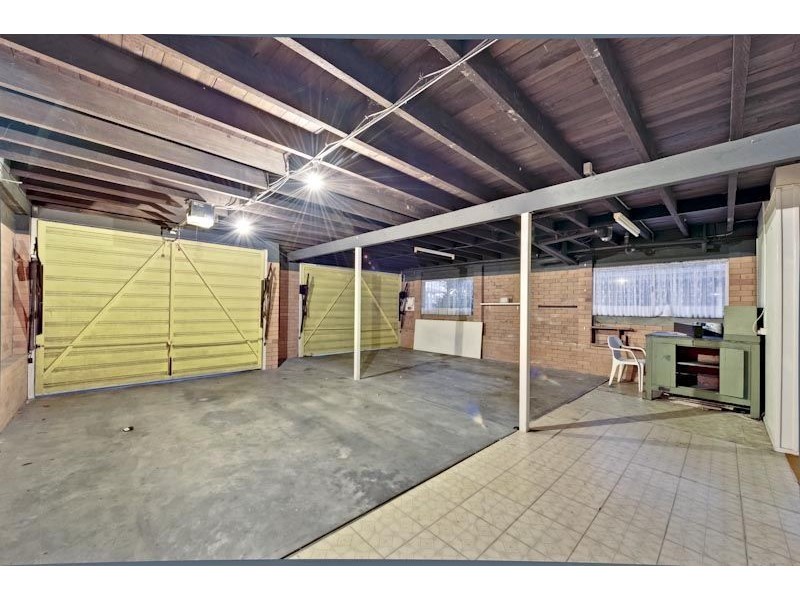 24 Kneale Street, Holland Park West QLD 4121