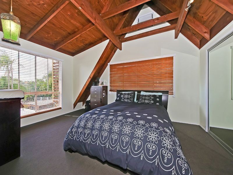 74 Leicester Street, Coorparoo QLD 4151