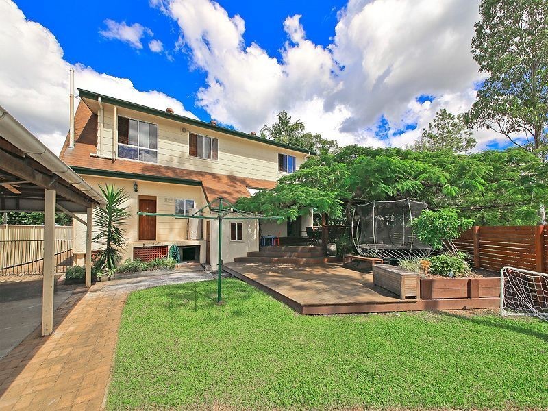 74 Leicester Street, Coorparoo QLD 4151