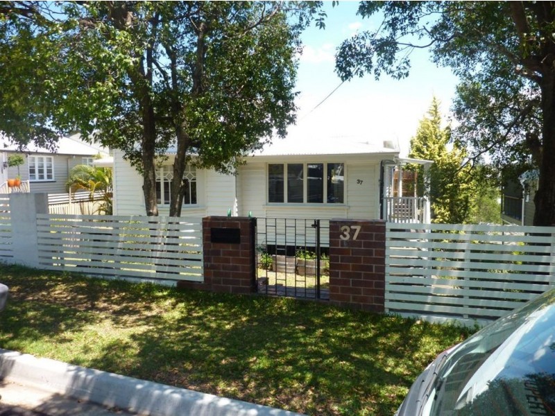 37 Waverley Road, Camp Hill QLD 4152