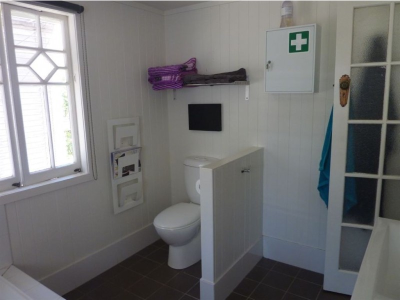 37 Waverley Road, Camp Hill QLD 4152