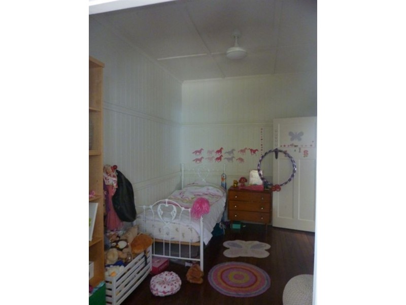 37 Waverley Road, Camp Hill QLD 4152