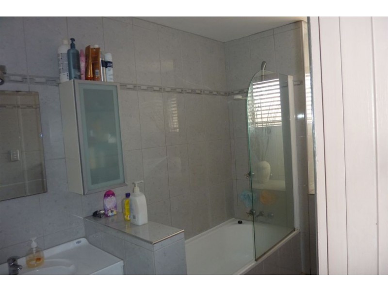 2/68 York Street, Coorparoo QLD 4151