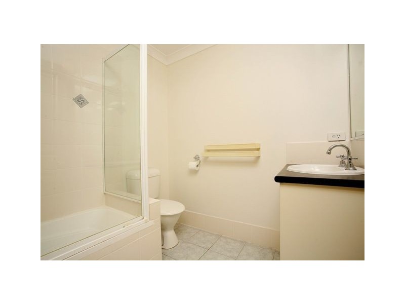 2/22 Pembroke Road, Coorparoo QLD 4151