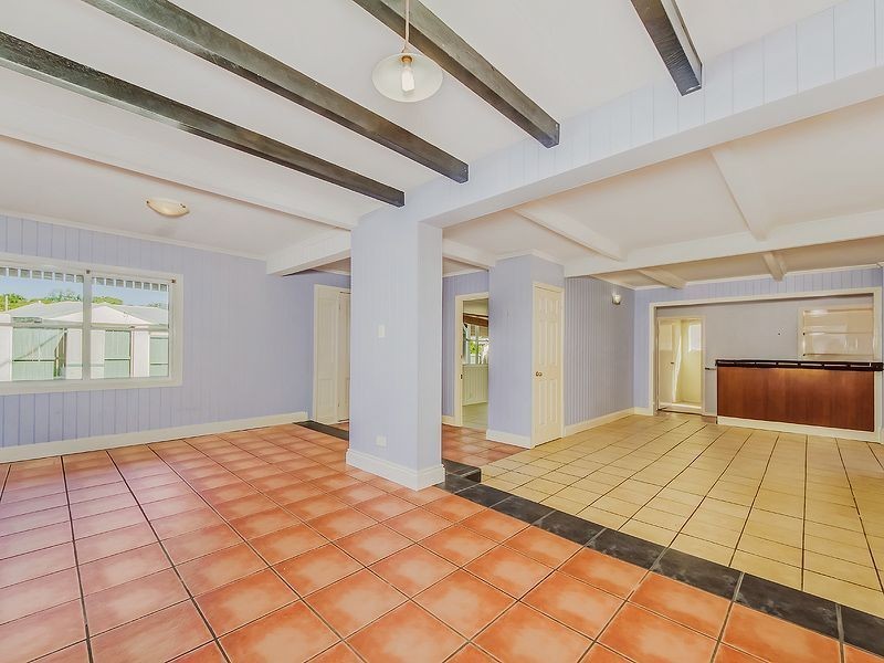 12 Morehead Avenue, Norman Park QLD 4170