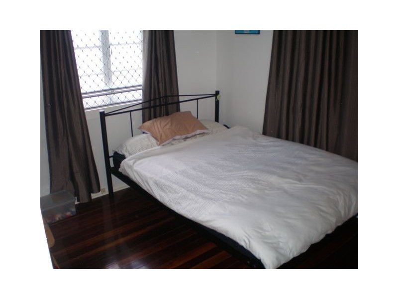 17 Regina Street, Greenslopes QLD 4120