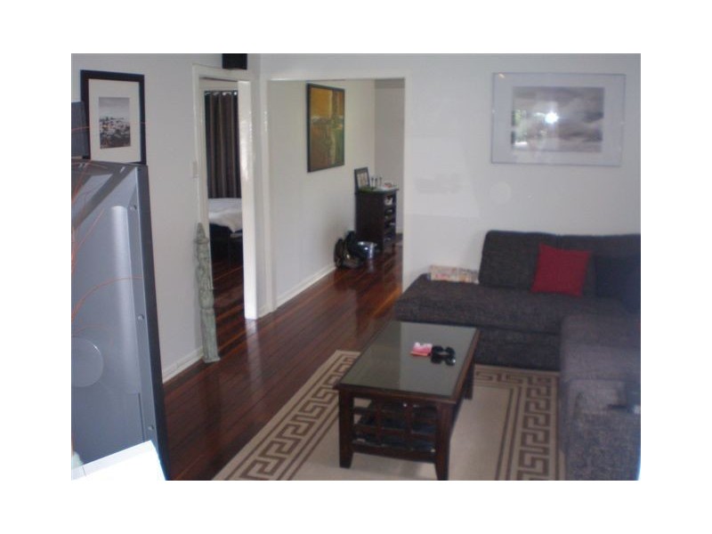 17 Regina Street, Greenslopes QLD 4120