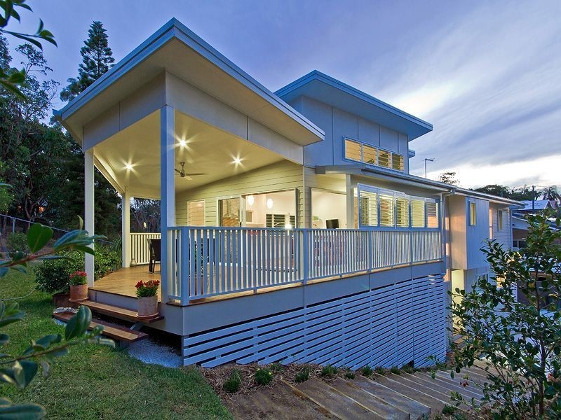 Upstairs/11a Laurie Street, Carina Heights QLD 4152